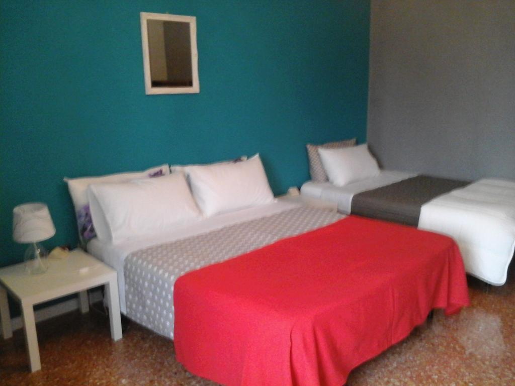 L.T. Schneider B&B Bolonia Habitación foto