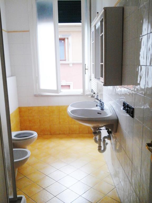 L.T. Schneider B&B Bolonia Habitación foto